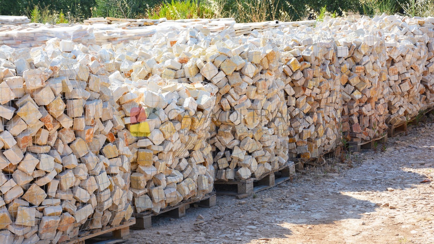 Cubetti tranciati in Pietra di Trani